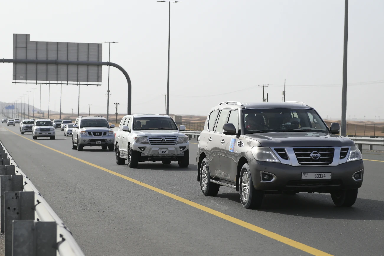 Desert safari 4x4 convoy on a road transfer